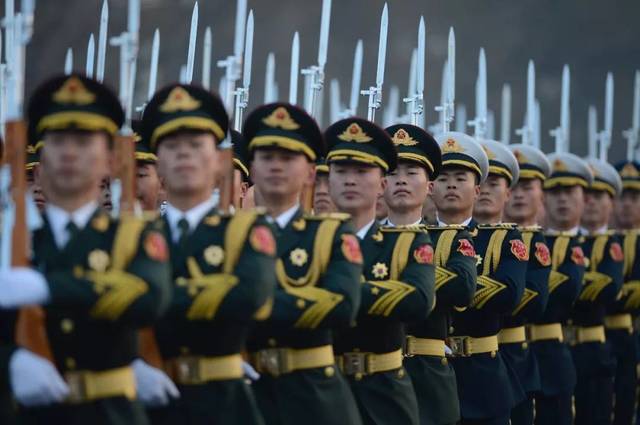 致敬，最可愛的人